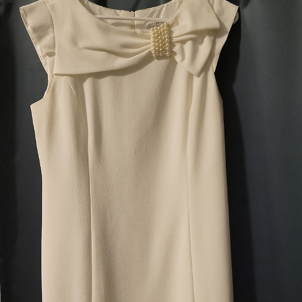 Sandra Darren Cream Sheath Dress Sleeveless Bateau Neckline